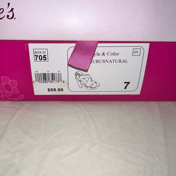 Chunky Heels - Picture 2 of 3